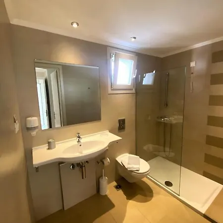 Hotel Cosmos 3*