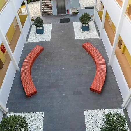 Hotel Cosmos 3*